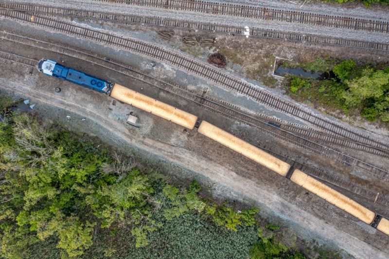 SC’s Charleston-based freight hauler hops on the EV train